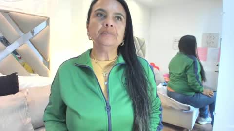 Raquel Moore  online show from March 5, 2026, 12:34 pm