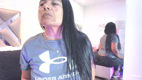 Raquel Moore  online show from April 6, 2026, 11:44 am