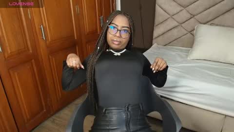 Raquel online show from October 7, 2025, 12:02 pm