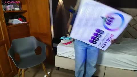 Raquel online show from October 15, 2025, 7:25 pm