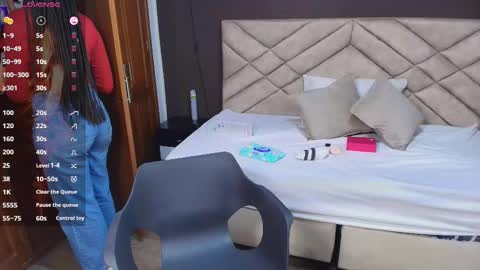 Raquel online show from November 22, 2025, 11:53 am