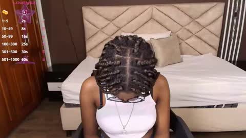 Raquel online show from December 15, 2025, 11:58 am