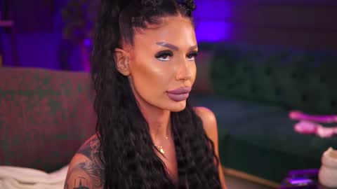 Raquelle online show from January 2, 2025, 10:01 pm