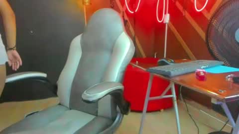 RashelDerosa online show from June 17, 2026, 1:01 pm