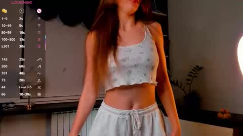 Nicole online show from November 27, 2025, 11:01 am