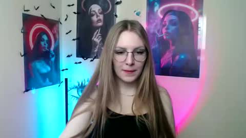 raspberry0101 online show from October 17, 2025, 7:11 am