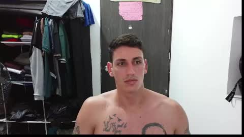 Snapshot of raul240335 chatting on May 18, 2026, 12:18 am Raul online show from May 18, 2026, 12:18 am