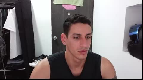 Snapshot of raul240335 chatting on June 20, 2026, 11:51 pm Raul online show from June 20, 2026, 11:51 pm