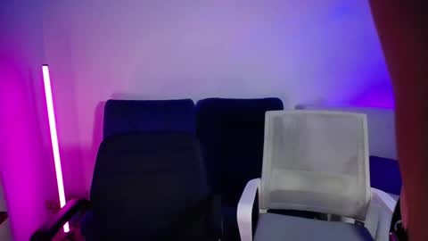 Ravenhudson online show from November 12, 2025, 7:20 am