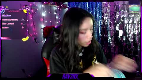   online show from November 28, 2025, 10:23 pm