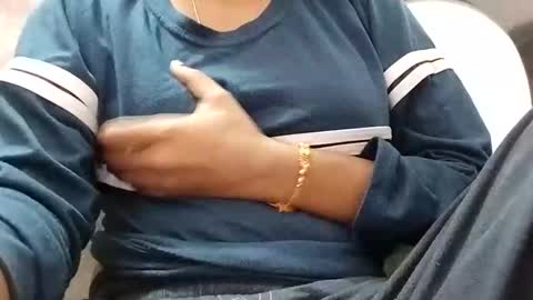 rava_sexy online show from November 8, 2025, 3:39 am