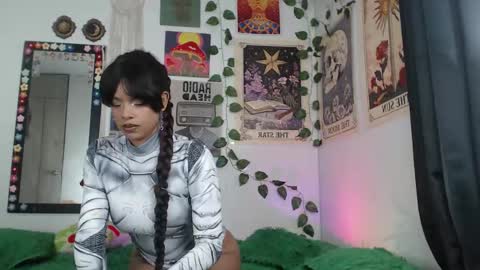 Snapshot of raven_luv chatting on November 12, 2025, 10:41 pm raven online show from November 12, 2025, 10:41 pm