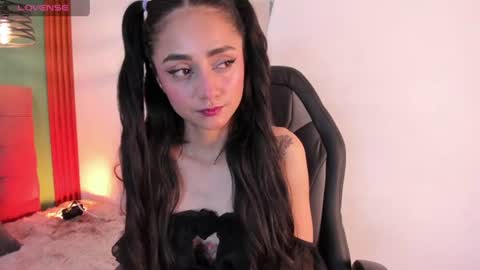 raven_smith_ online show from June 19, 2026, 6:40 am