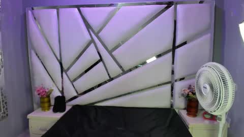 Snapshot of ravenceleste_ chatting on September 17, 2025, 2:46 am Raven Celeste online show from September 17, 2025, 2:46 am