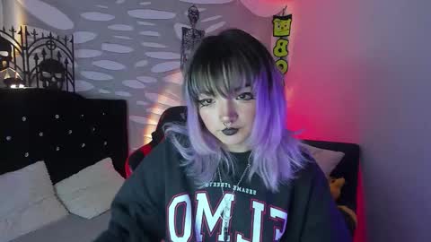 ravencollen online show from October 21, 2025, 12:28 pm