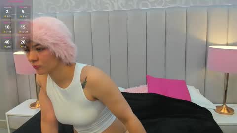 Snapshot of ravenfox_ chatting on February 19, 2026, 3:24 am Ravenfox online show from February 19, 2026, 3:24 am