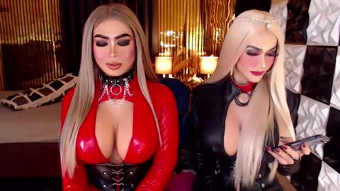 ravenmystiquex online show from May 2, 2026, 7:02 am