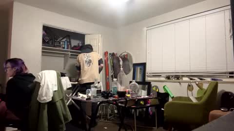 ravenxbeastie online show from February 8, 2025, 4:36 am