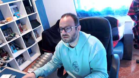 Snapshot of ravingr3d3 chatting on February 5, 2025, 9:04 am ravingr3d3 online show from February 5, 2025, 9:04 am
