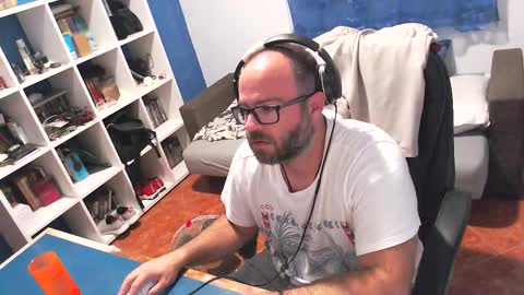 ravingr3d3 online show from October 4, 2025, 10:52 pm