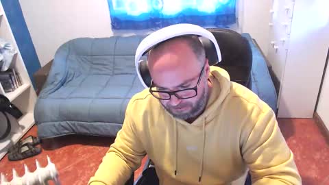 ravingr3d3 online show from March 17, 2026, 11:13 am