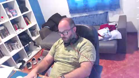 Snapshot of ravingr3d3 chatting on July 8, 2026, 9:58 am ravingr3d3 online show from July 8, 2026, 9:58 am