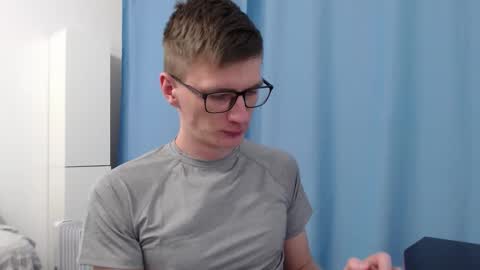 Ray Booy  online show from November 27, 2025, 8:22 pm