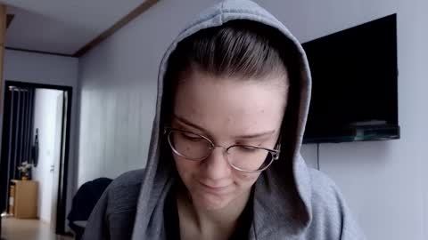 Ray-Ray online show from February 1, 2026, 4:44 am