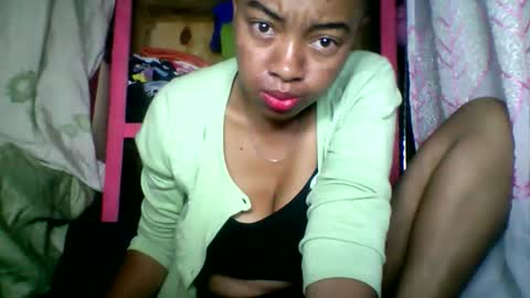 rayana_69 online show from May 4, 2026, 3:57 am