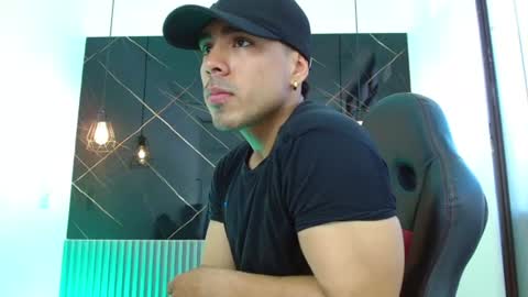 rayanroy1 online show from June 10, 2026, 7:02 pm