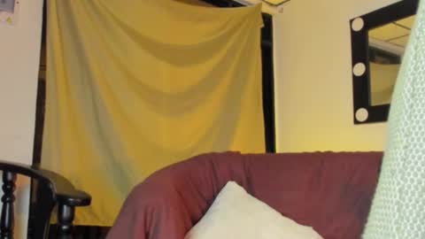 Rayn online show from December 19, 2025, 2:07 am