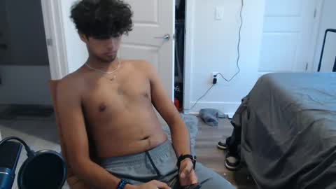 Snapshot of raymondg8596 chatting on October 2, 2025, 6:48 pm raymondg8596 online show from October 2, 2025, 6:48 pm