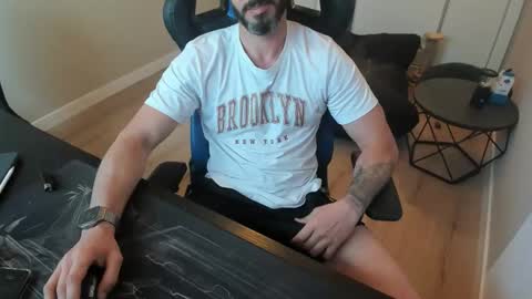 raysexparty online show from May 8, 2026, 10:20 am