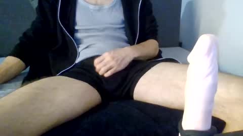 rayyy_29 online show from August 3, 2026, 8:12 pm
