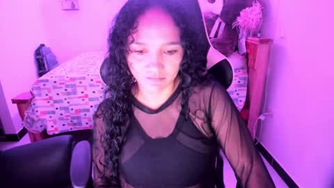 Snapshot of rayza_mature_ chatting on November 2, 2025, 8:11 pm Danna online show from November 2, 2025, 8:11 pm