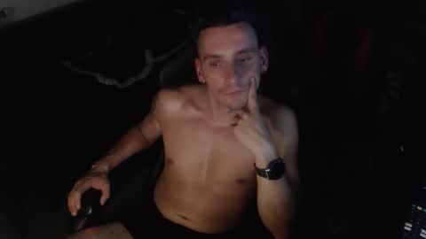 Rayzel online show from November 14, 2025, 11:24 pm