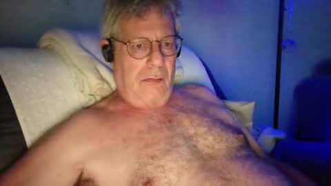 mickey95003 online show from April 10, 2026, 1:55 am