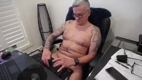 reacher1965 online show from June 5, 2026, 4:52 am