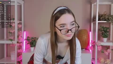 Sandy online show from December 2, 2025, 3:12 am