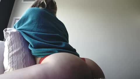 Snapshot of reallilygrace chatting on March 12, 2025, 4:35 pm Lily Grace online show from March 12, 2025, 4:35 pm