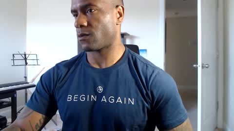 Rey online show from October 26, 2025, 3:18 pm