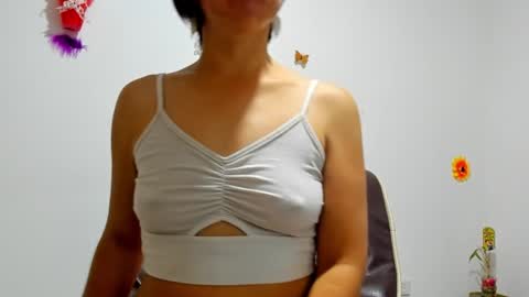 Snapshot of rebbeca09 chatting on December 25, 2024, 1:10 am Rebbeca online show from December 25, 2024, 1:10 am