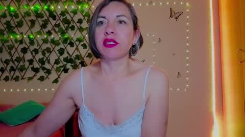 Rebbeca online show from November 9, 2025, 10:57 am