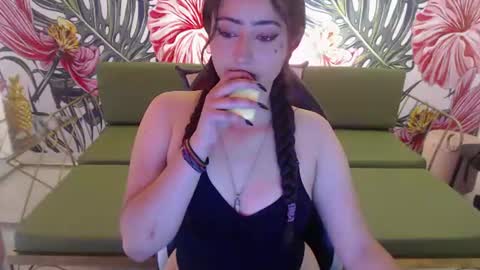 Snapshot of rebeca_dreams chatting on July 10, 2026, 8:33 pm Rebeca dreams online show from July 10, 2026, 8:33 pm
