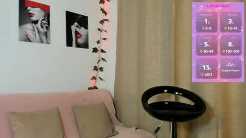 Snapshot of rebeca_marchetti chatting on June 9, 2026, 6:52 pm Rebeca Marchetti online show from June 9, 2026, 6:52 pm