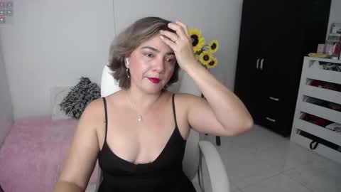 Snapshot of rebeca_milf chatting on February 18, 2025, 11:33 am REBECA online show from February 18, 2025, 11:33 am