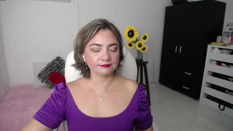 Snapshot of rebeca_milf chatting on February 21, 2025, 11:22 am REBECA online show from February 21, 2025, 11:22 am