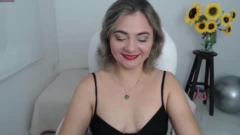 Snapshot of rebeca_milf chatting on September 12, 2025, 12:05 pm REBECA online show from September 12, 2025, 12:05 pm
