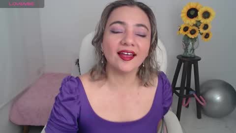 Snapshot of rebeca_milf chatting on October 5, 2025, 11:41 am REBECA online show from October 5, 2025, 11:41 am