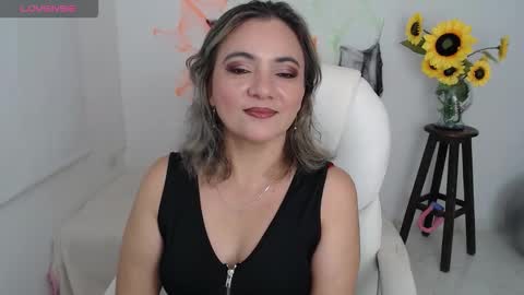 Snapshot of rebeca_milf chatting on November 4, 2025, 1:10 pm REBECA online show from November 4, 2025, 1:10 pm